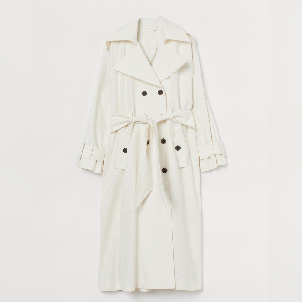 H&M
Oversized, double-breasted trenchcoat